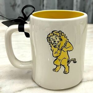 White and Yellow Lion Mug